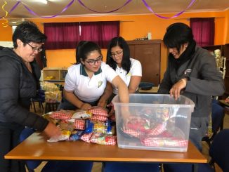 Colegio entrega 300 kilos de alimentos para personas de calle en Calama