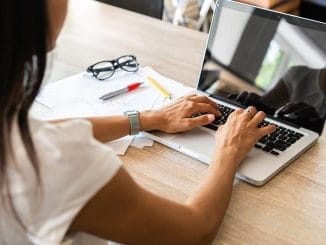 Efectos psicológicos del teletrabajo en tiempos de pandemia Efectos psicológicos del teletrabajo en tiempos de pandemia