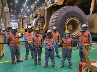 Mujeres mecánicas se abren espacios en minería