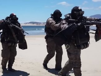 Escuela de Paracaidistas y Fuerzas Especiales capacita a un grupo de especialistas en ambientes hostiles en tierra, aire y mar (TAM)
