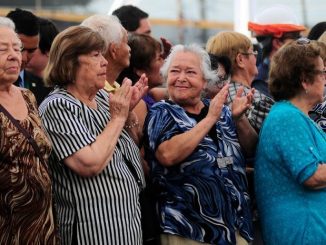 Asesores previsionales: “Los retiros del 10% tendrán como consecuencia que las mujeres chilenas tengan una vejez más precaria”