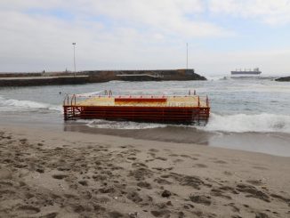 Municipio trasladará balsa del balneario municipal a Puerto de Antofagasta para su desarme Municipio trasladará balsa del balneario municipal a Puerto de Antofagasta para su desarme