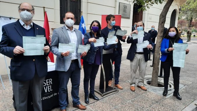 Ministra Karla Rubilar, Director Nacional de CONADI y el SERVEL presentaron voto indígena que se utilizará en la elección de constituyentes Ministra Karla Rubilar, Director Nacional de CONADI y el SERVEL presentaron voto indígena que se utilizará en la elección de constituyentes