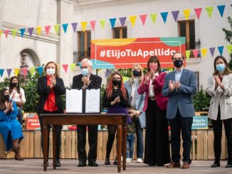 Promulgan ley que permite cambiar orden de apellidos de las personas Promulgan ley que permite cambiar orden de apellidos de las personas