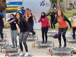 El power jump volvió a la carga: Mini-trampolines se tomaron el Parque Croacia con clases presenciales