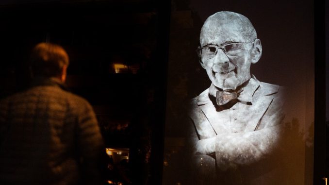Atención Antofagasta: Esta noche y mañana llegan hologramas gigantes de ocho metros Atención Antofagasta: Esta noche y mañana llegan hologramas gigantes de ocho metros