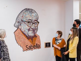 Alcalde y autoridades regionales develan mosaico de Andrés Sabella en Aeropuerto de Antofagasta