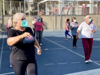 Adultos mayores de las poblaciones Favorecedora y Chango López se la juegan por el deporte