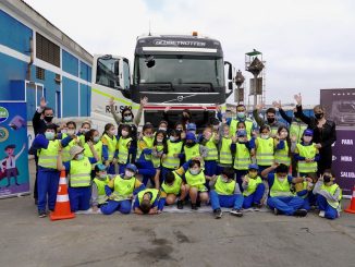 “Para, Mira y Saluda”: programa de seguridad vial se reanudó con niños de tres colegios de Antofagasta