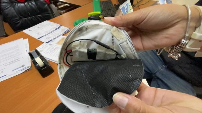 Tres jóvenes fueron sorprendidos “haciendo trampa” en el examen teórico de licencias de conducir Tres jóvenes fueron sorprendidos “haciendo trampa” en el examen teórico de licencias de conducir