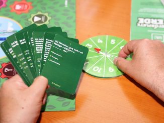 Académica de la UA inventó un juego de mesa para enseñar “química verde” en los colegios