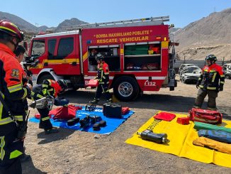 Voluntariado corporativo de El Abra donó implementación para rescate vehicular de Bomberos de Antofagasta