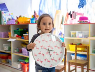 A retrasar los relojes: recomendaciones para que niños y niñas se adapten al cambio de hora