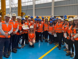 Embajadora de Estados Unidos visita instalaciones de Finning en Antofagasta