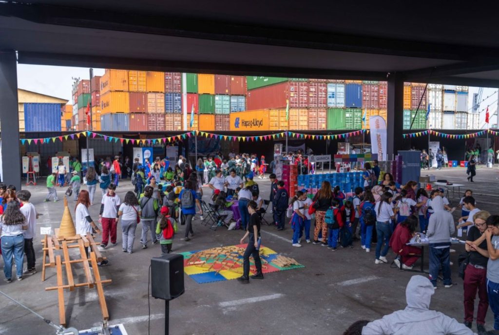 Inteligencia artificial, naturaleza, astronomía, humor científico y literatura maravillaron a más de 12.000 personas en Puerto de Ideas Antofagasta