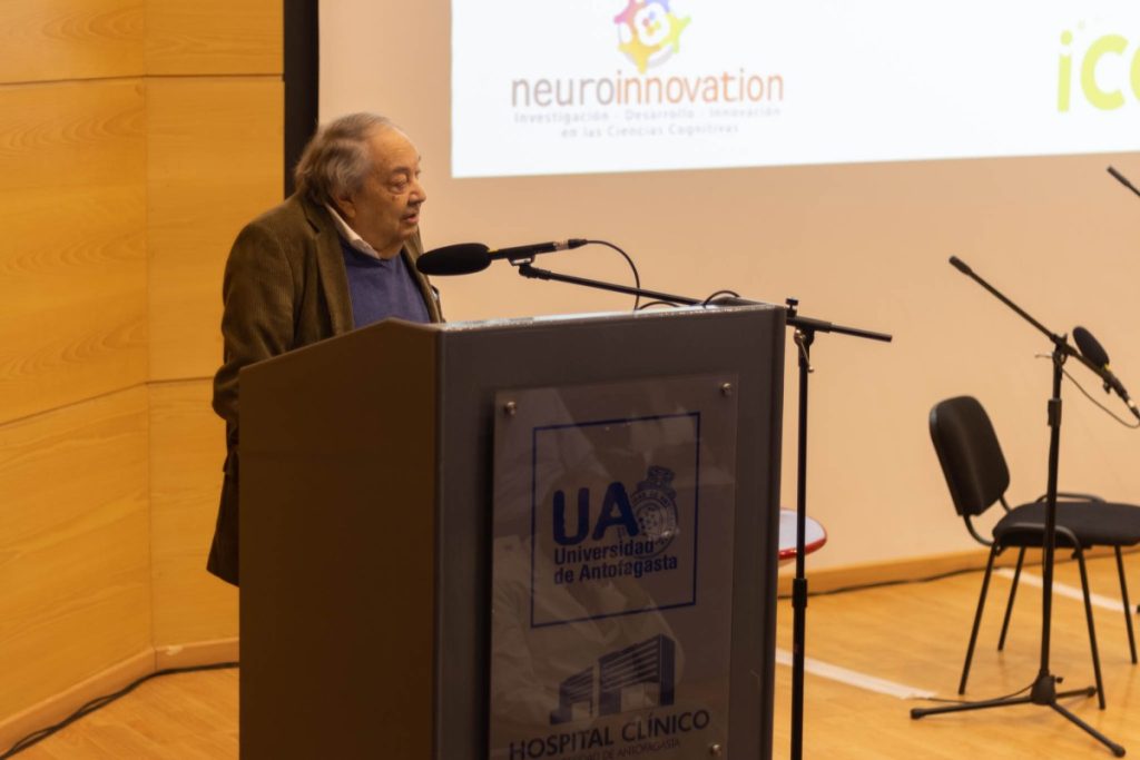 Reconocido especialista expuso sobre el Alzheimer en la Universidad de Antofagasta