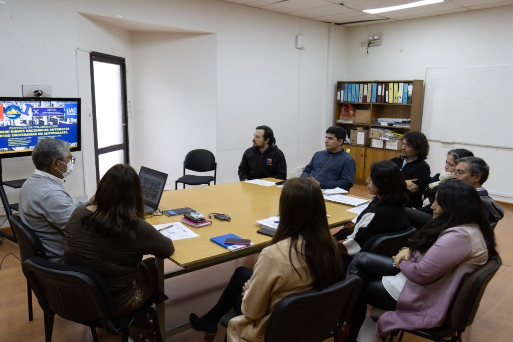 Universidad de Antofagasta y Seremi de Bienes Nacionales estrechan lazos para el uso de tecnología de punta