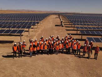 Estudiantes conocieron funcionamiento de planta solar fotovoltaica