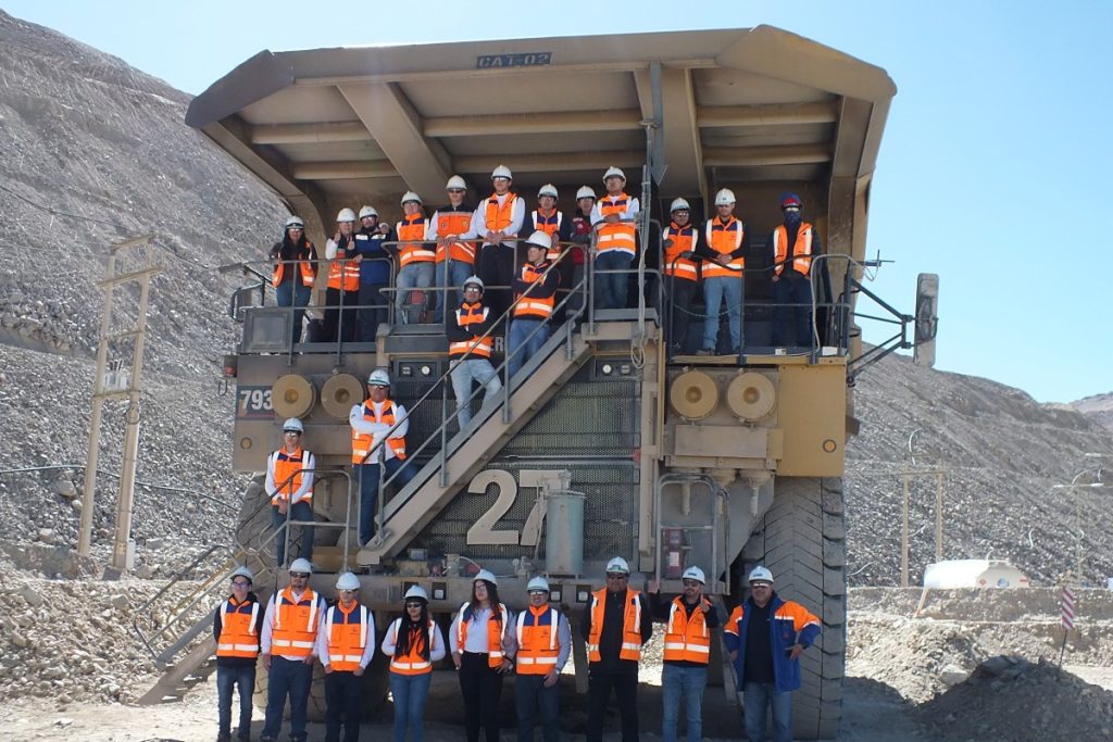 Estudiantes del Liceo Politécnico de Tocopilla visitaron El Abra y conocieron su proceso productivo