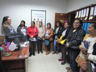 Círculo de Mujeres de La Chimba visitan dependencias del SernamEG en Antofagasta
