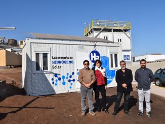 Alumnos del doctorado en Energía Solar de la Universidad de Antofagasta buscan innovadores y sustentables métodos para obtener hidrógeno verde a partir de agua de mar