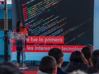 Más de dos mil estudiantes de Antofagasta participaron en charlas sobre programación y minería autónoma