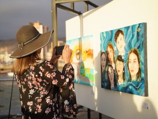 Taller de Arte de Teletón de Antofagasta visibiliza la identidad regional en una exposición de pinturas