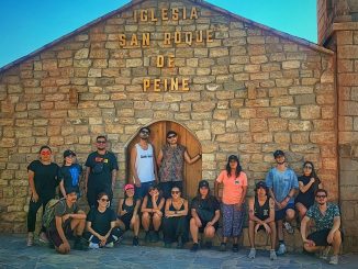 Con gran éxito finaliza la gira por el Salar de Atacama del espectáculo- calle “Ckuris, Limpiadores de pueblos”