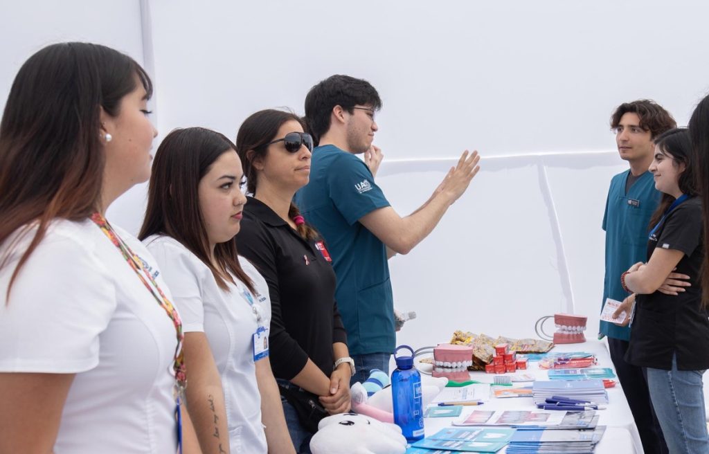 Universidad de Antofagasta conmemora Día Mundial del VIH con masiva Feria de la Salud