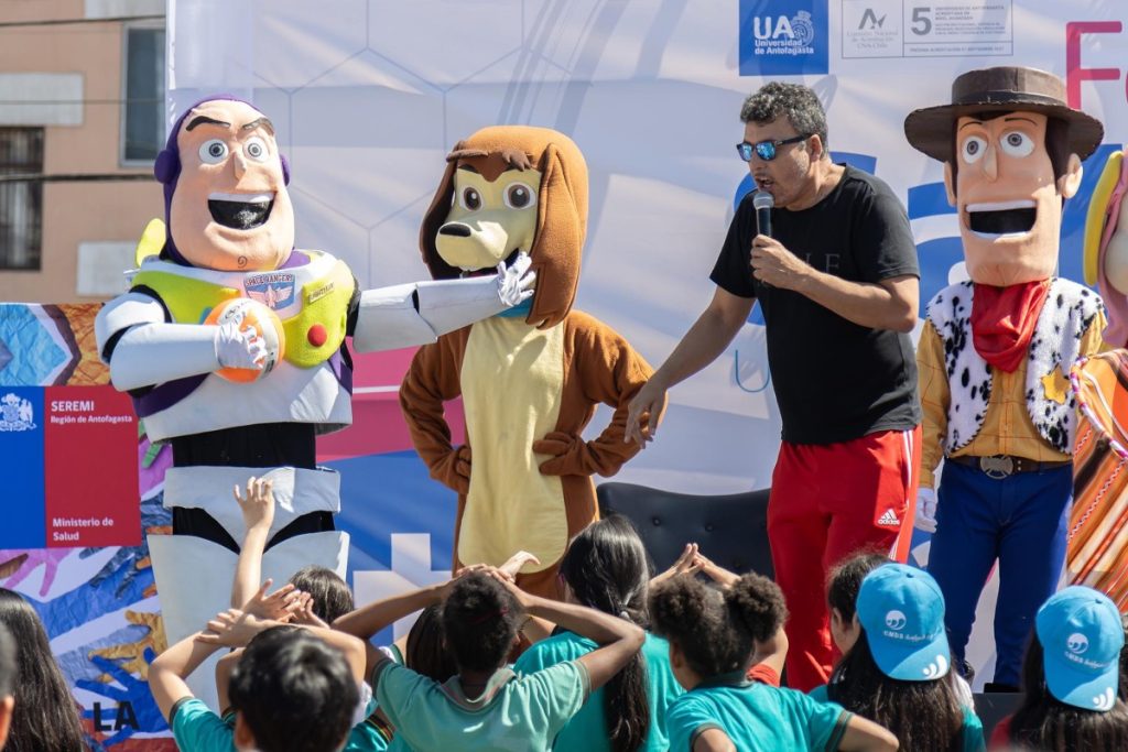 Universidad de Antofagasta conmemora Día Mundial del VIH con masiva Feria de la Salud