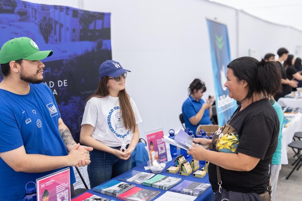 Universidad de Antofagasta conmemora Día Mundial del VIH con masiva Feria de la Salud