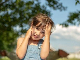 Cómo cuidar nuestra salud auditiva ante los cambios de temperatura del verano