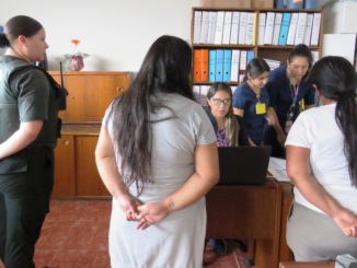 Internas del Centro Penitenciario Femenino reciben dosis de vacunación contra la influenza y covid