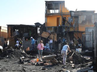 Municipalidad de Antofagasta inició plan de ayuda tras incendio en Campamento Pantaleón Cortés