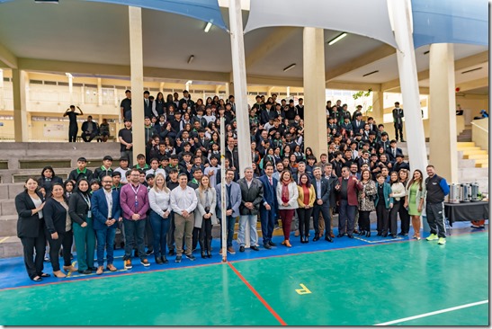 0. Foto oficial