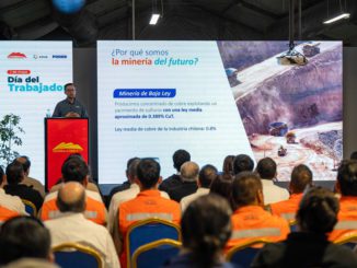 Sierra Gorda SCM recibió el reconocimiento gubernamental por la implementación anticipada de jornada de 40 horas