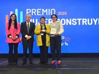 Cámara Chilena de la Construcción (CChC) distinguió a trabajadora de Antofagasta con el Premio Mujer Construye Cámara Chilena de la Construcción (CChC) distinguió a trabajadora de Antofagasta con el Premio Mujer Construye