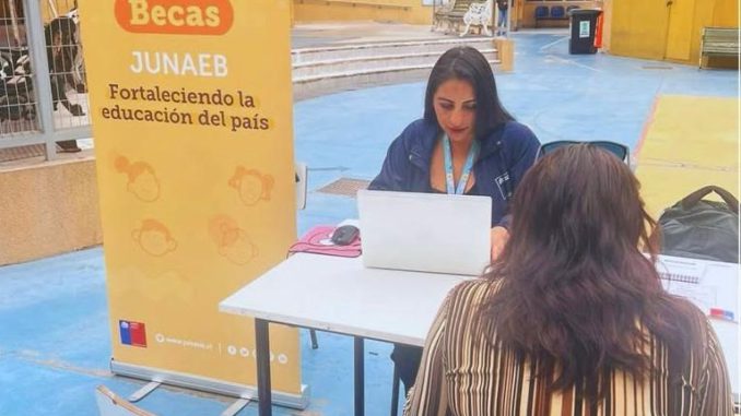 Antofagasta: Junaeb realiza proceso de renovación y continuidad de las becas
