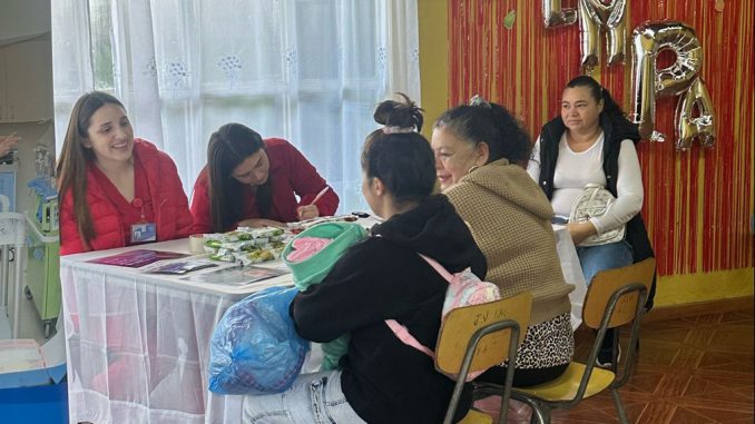 Estudiantes de Obstetricia de la UA lideran jornada comunitaria de salud en sector Pedro Aguirre Cerda Estudiantes de Obstetricia de la UA lideran jornada comunitaria de salud en sector Pedro Aguirre Cerda