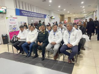 Alcalde y concejales de Antofagasta conocen experiencia peruana de Gamarra para ordenar comercio local