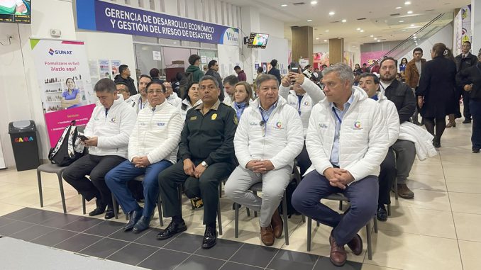 Alcalde y concejales de Antofagasta conocen experiencia peruana de Gamarra para ordenar comercio local Alcalde y concejales de Antofagasta conocen experiencia peruana de Gamarra para ordenar comercio local