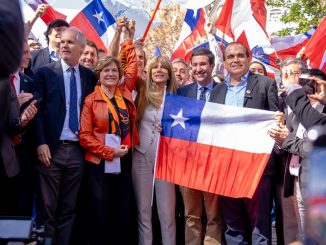 Evelyn Matthei inscribe candidatura y sella alianza de Chile Vamos con Demócratas: “Hoy comienza un futuro mejor”
