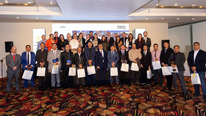 En Calama Veltis reconoce a 27 colaboradores por su compromiso con la seguridad en la operación minera En Calama Veltis reconoce a 27 colaboradores por su compromiso con la seguridad en la operación minera