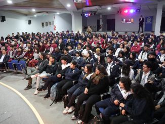 Estudiantes de Antofagasta asisten a charla de Fundación Emilia Estudiantes de Antofagasta asisten a charla de Fundación Emilia