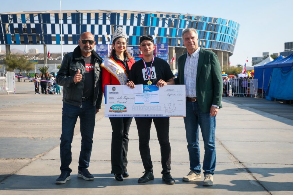Antofagasta: con final milimétrica se definió carrera de garzones