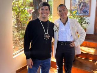 Sebastián González busca convertirse en el primer chileno en rodear Rapa Nui nadando Sebastián González busca convertirse en el primer chileno en rodear Rapa Nui nadando