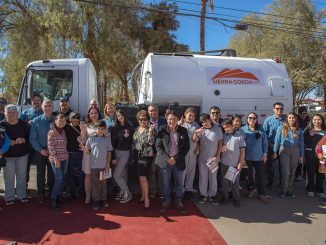 Sierra Gorda SCM implementa programa de barrido y aspirado de calles para mejorar la calidad del aire en la zona