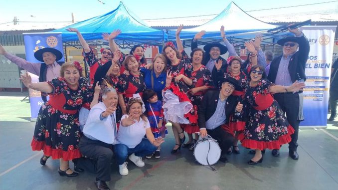 Rotary Caliche celebró con una gran fiesta costumbrista a más de 100 personas mayores en Antofagasta