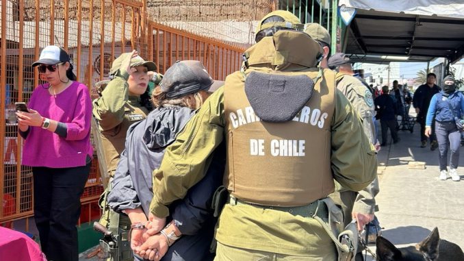 Fiscalización al comercio informal alrededor de la Vega termina con detención Fiscalización al comercio informal alrededor de la Vega termina con detención
