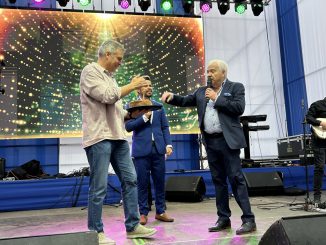 Con gran éxito el municipio de Antofagasta cierra el Mes del Adulto Mayor con la presentación del Pollo Fuentes